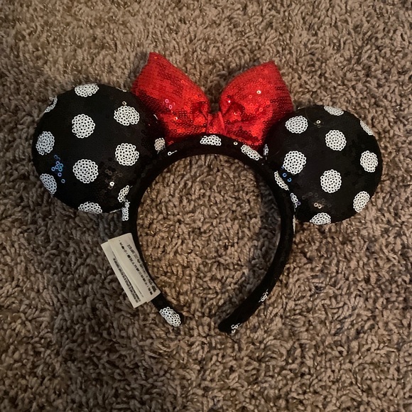Authentic Disney parks Minnie Mouse Ears Red bow w/ black & white sequin spots